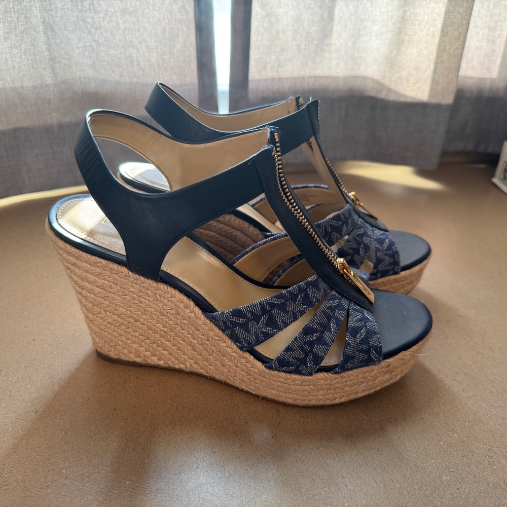 Michael Kors - Navy Blue Logo Wedge Sandals 8.5 M - EUC